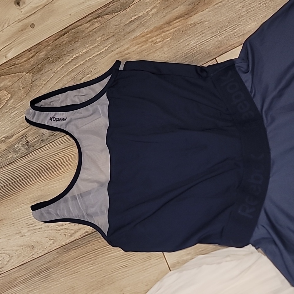 Lovely Reebok Tennis Dress With Free Skort - Picture 2 of 6